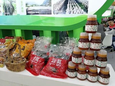 14.6萬元一公斤的冬蟲夏草,出現(xiàn)在中國東盟博覽會林木展上